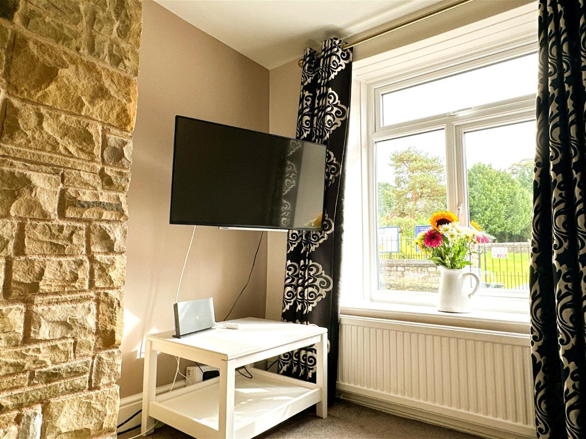 Country Cottage With Church View And Fireplace Near Leeds & York Esterno foto