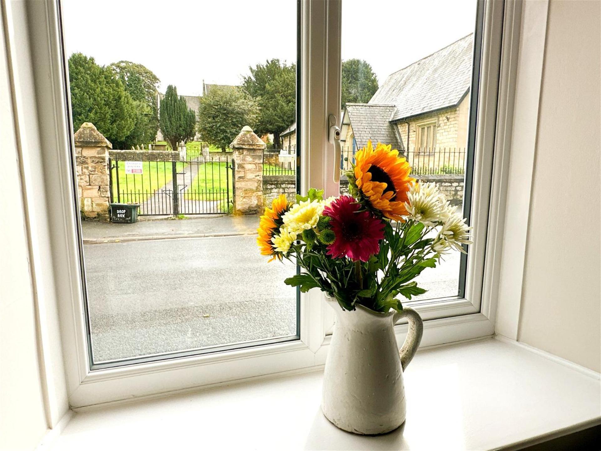 Country Cottage With Church View And Fireplace Near Leeds & York Esterno foto